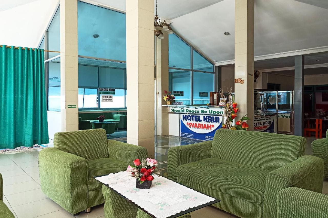 Oyo 2611 Hotel Krui Syariah Esterno foto