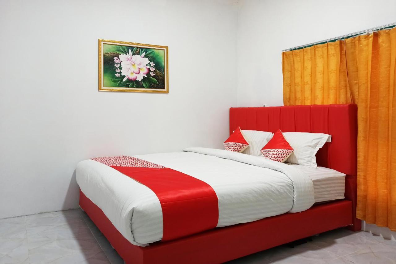 Oyo 2611 Hotel Krui Syariah Esterno foto