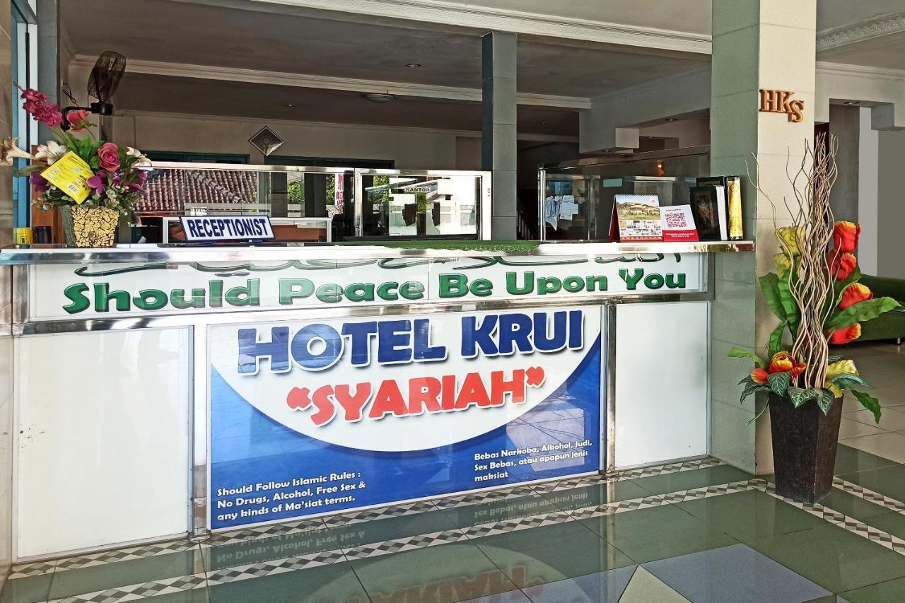 Oyo 2611 Hotel Krui Syariah Esterno foto