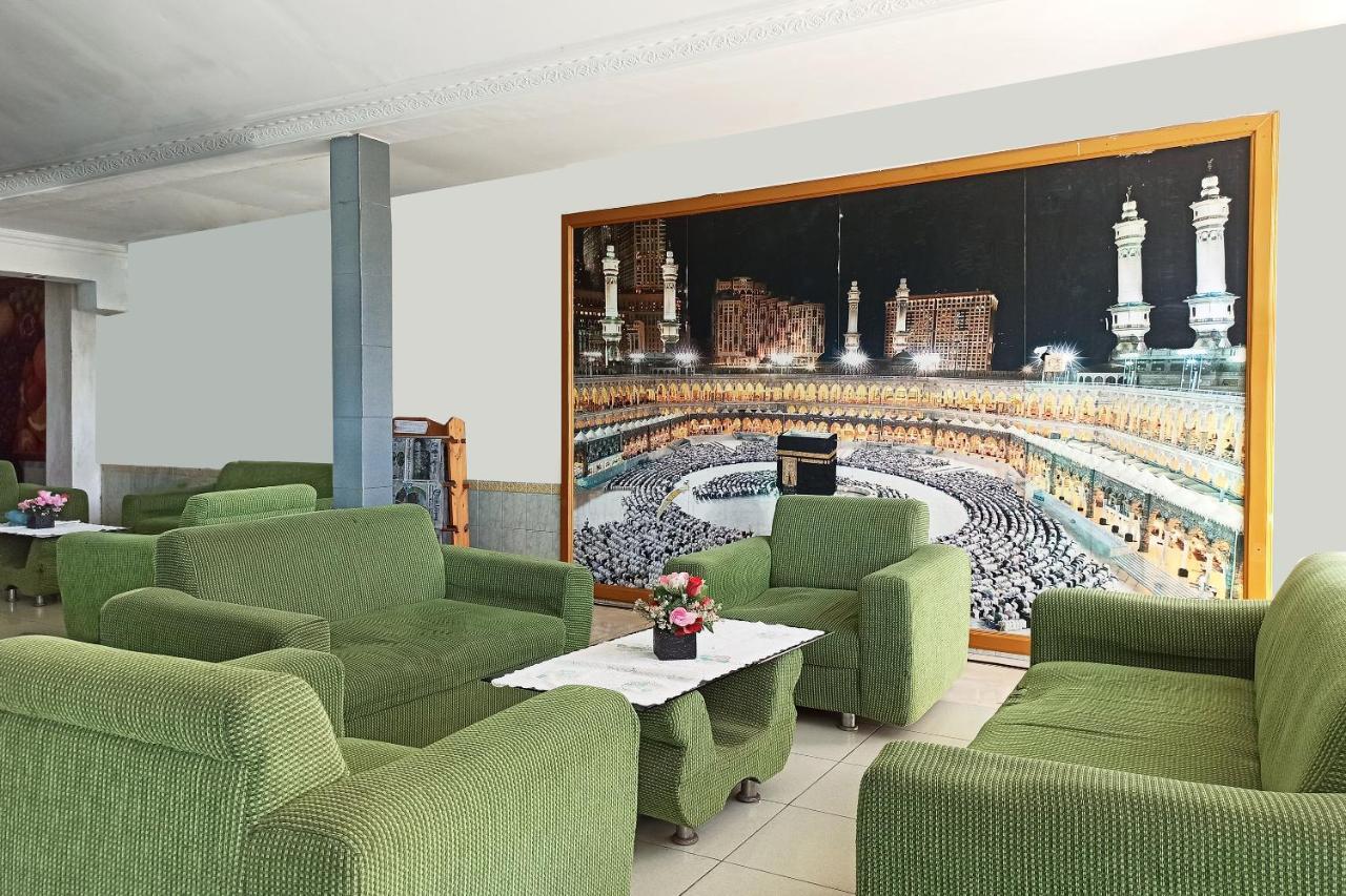 Oyo 2611 Hotel Krui Syariah Esterno foto