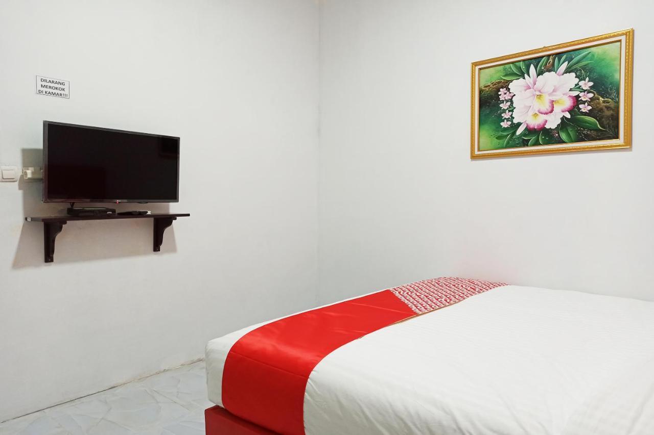 Oyo 2611 Hotel Krui Syariah Esterno foto